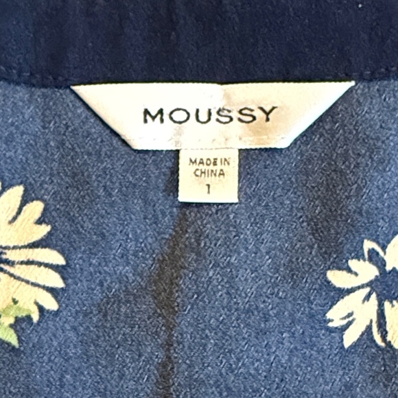 Moussy sz 1 or S Navy Floral Button-Up Margalet Blouse peasant sleeve great cond - Picture 8 of 11